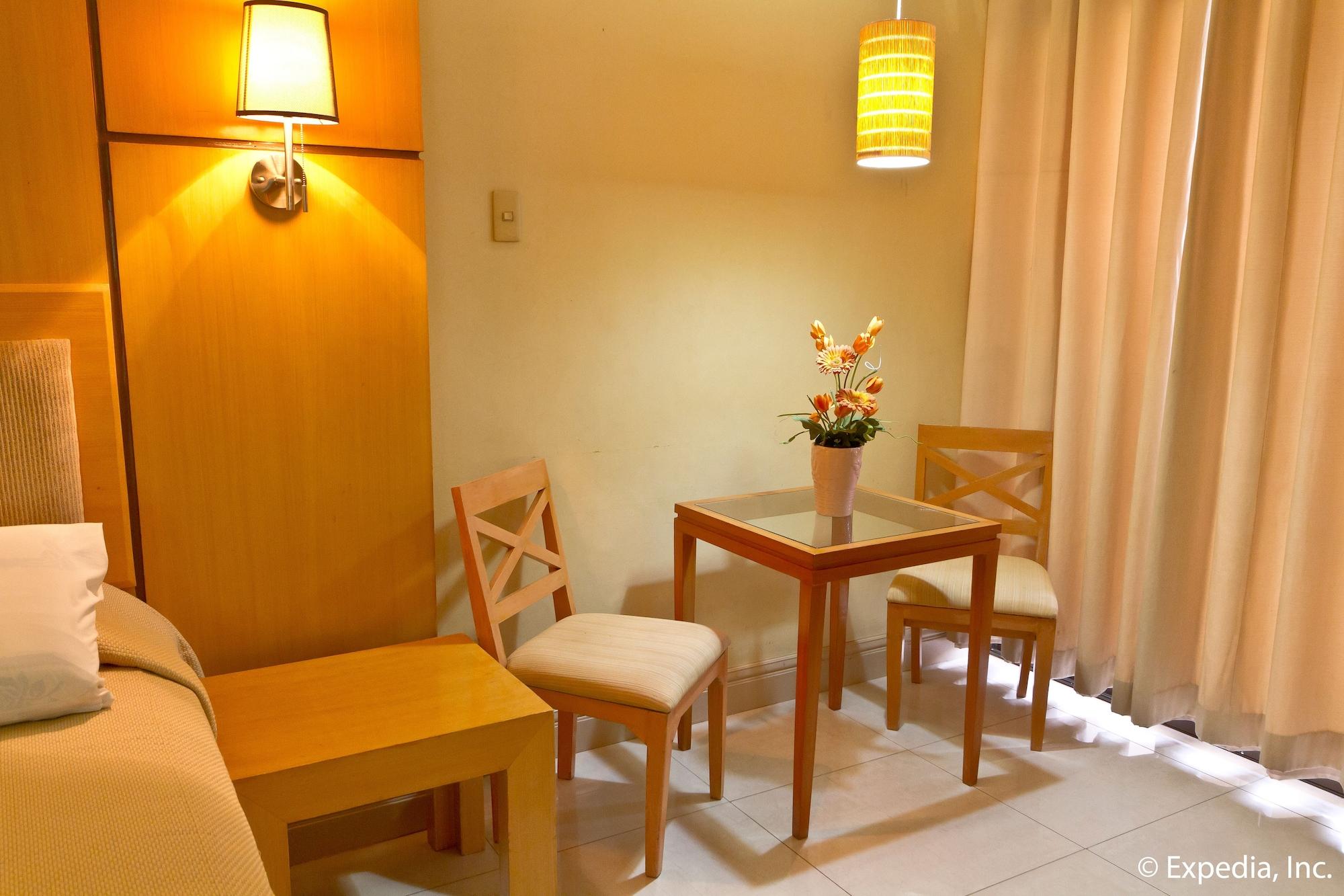 Crown Regency Residences Cebu - Quarantine Hotel Екстер'єр фото